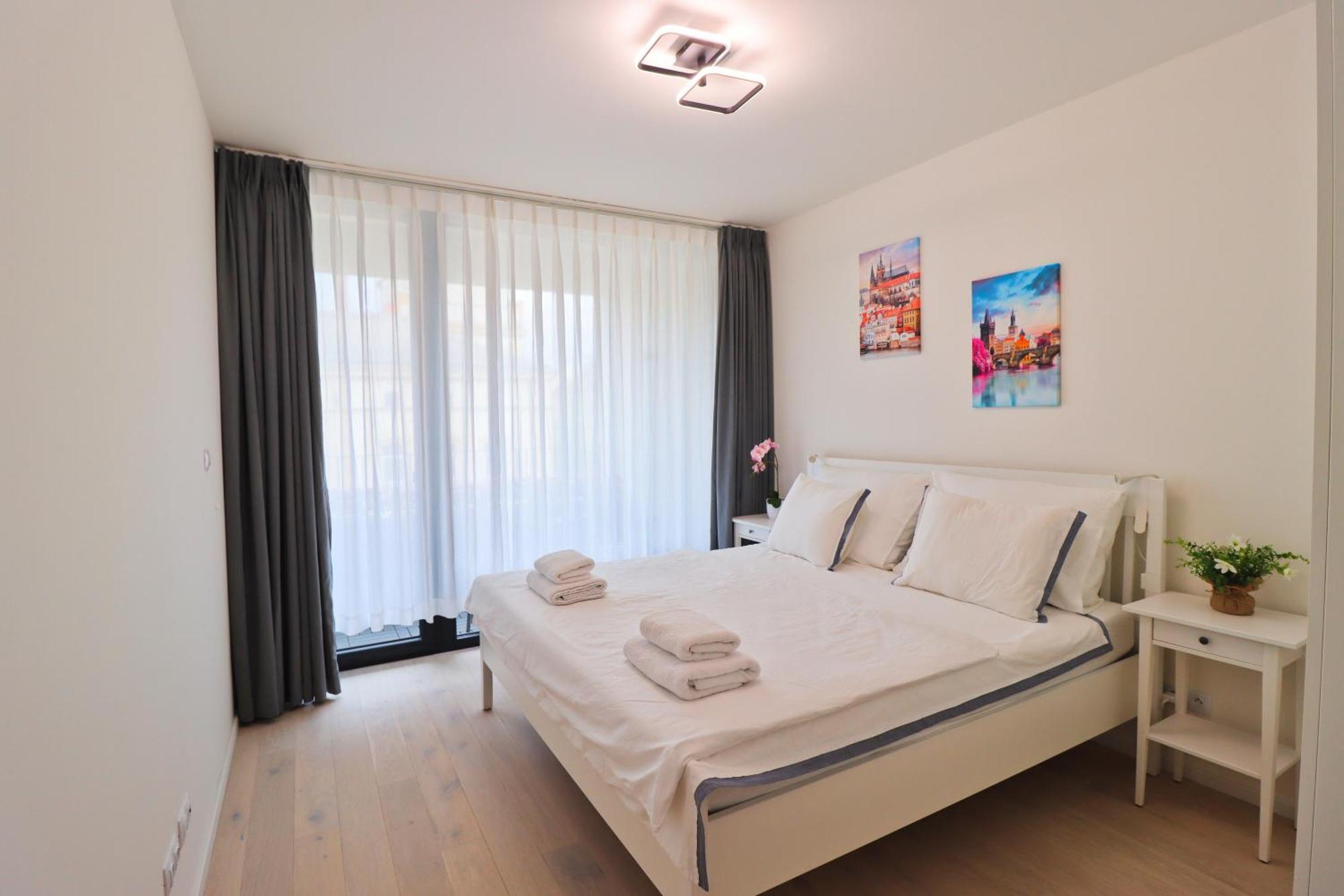 Sunny Apartment In Smichov, Prague 5 Экстерьер фото