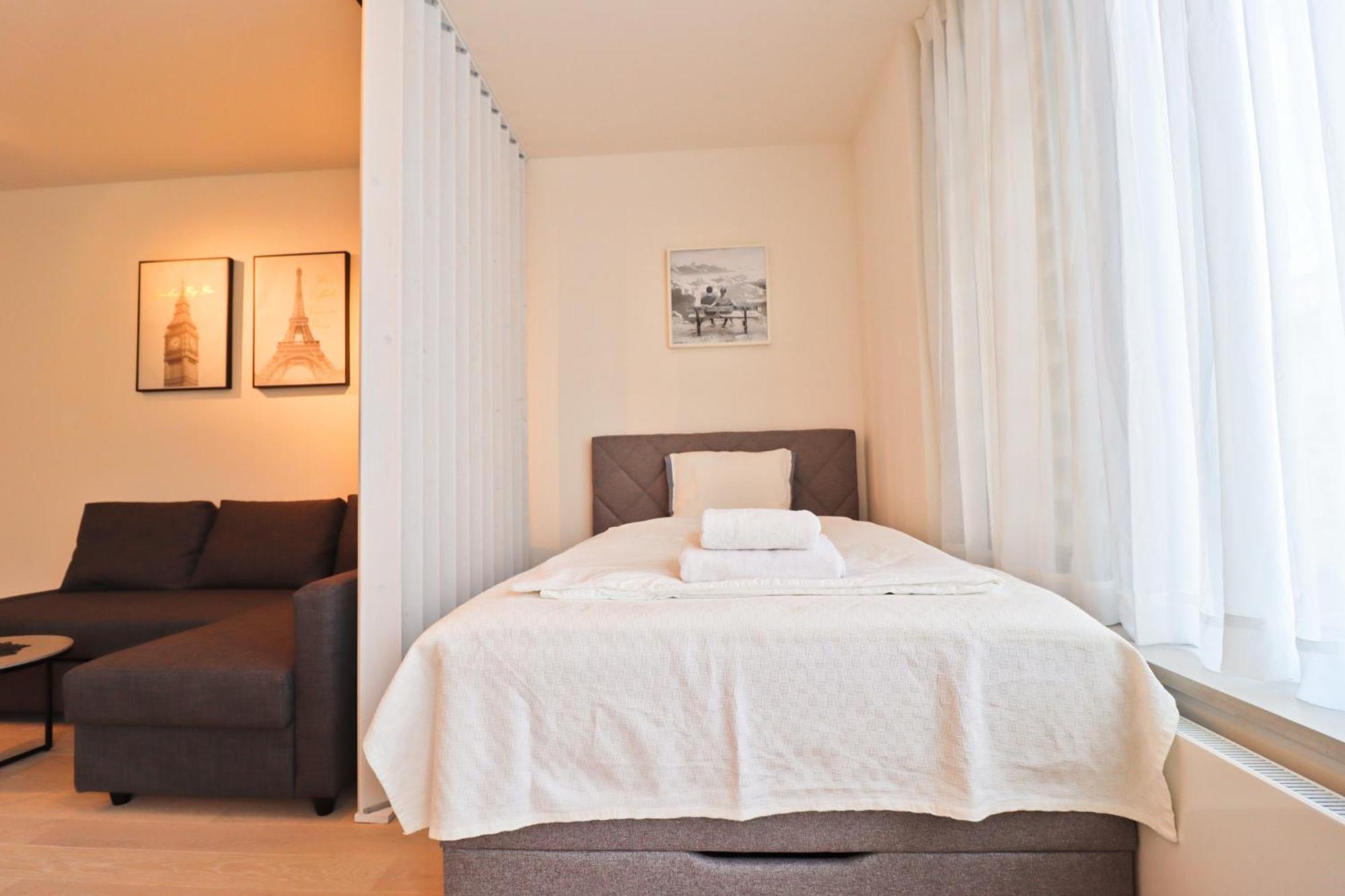 Sunny Apartment In Smichov, Prague 5 Экстерьер фото