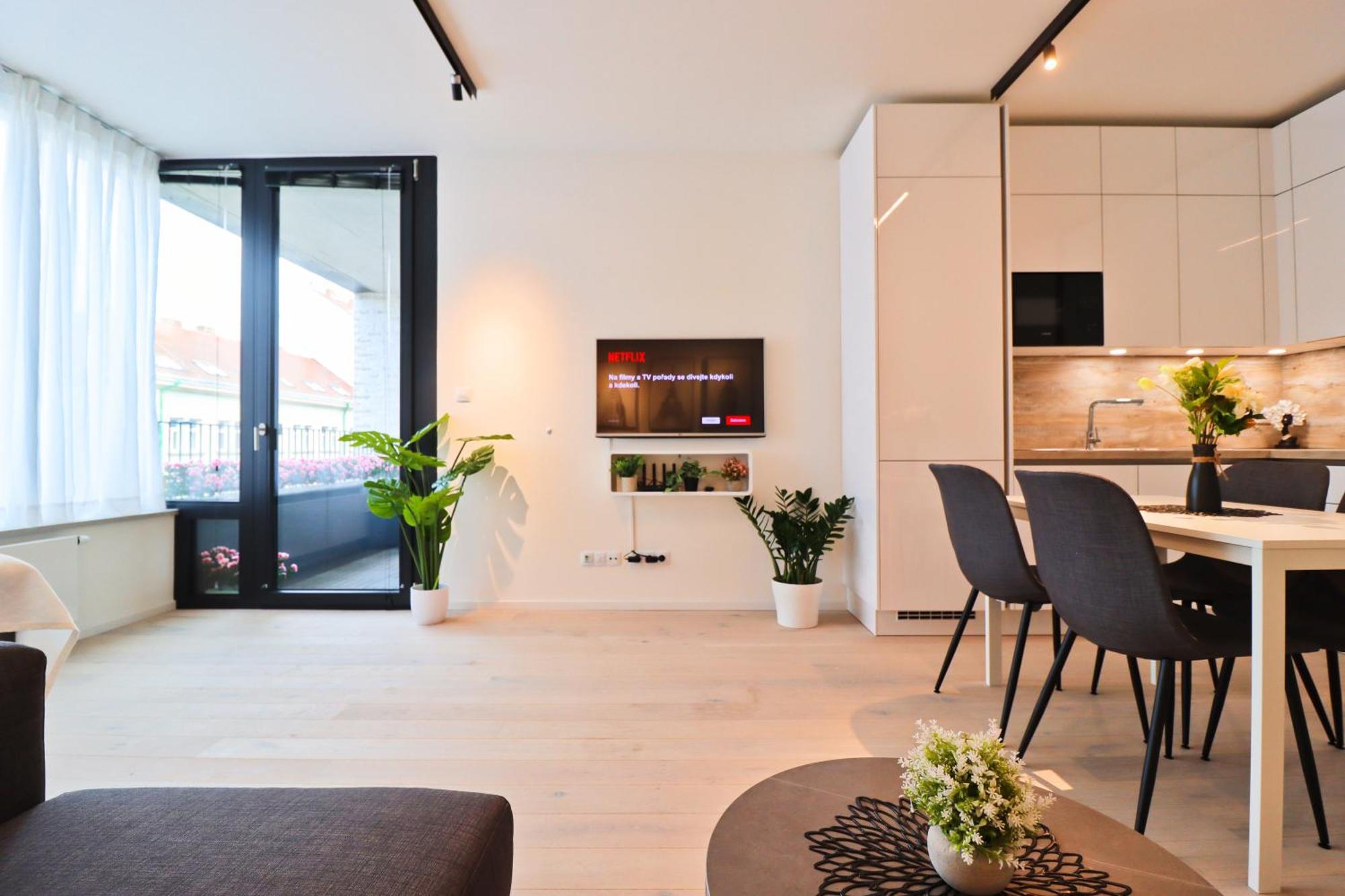 Sunny Apartment In Smichov, Prague 5 Экстерьер фото