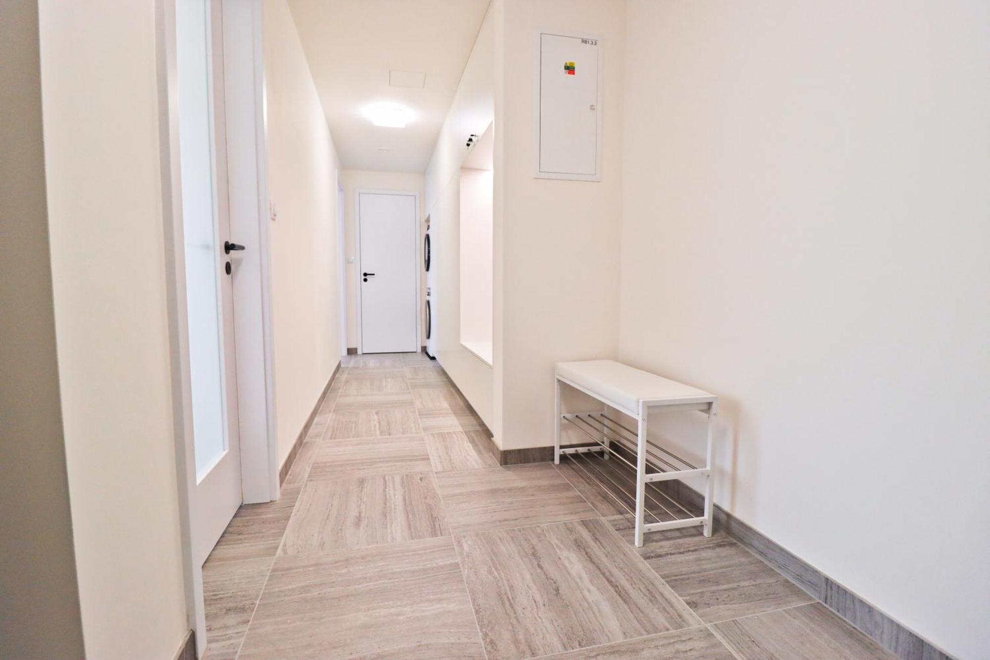 Sunny Apartment In Smichov, Prague 5 Экстерьер фото