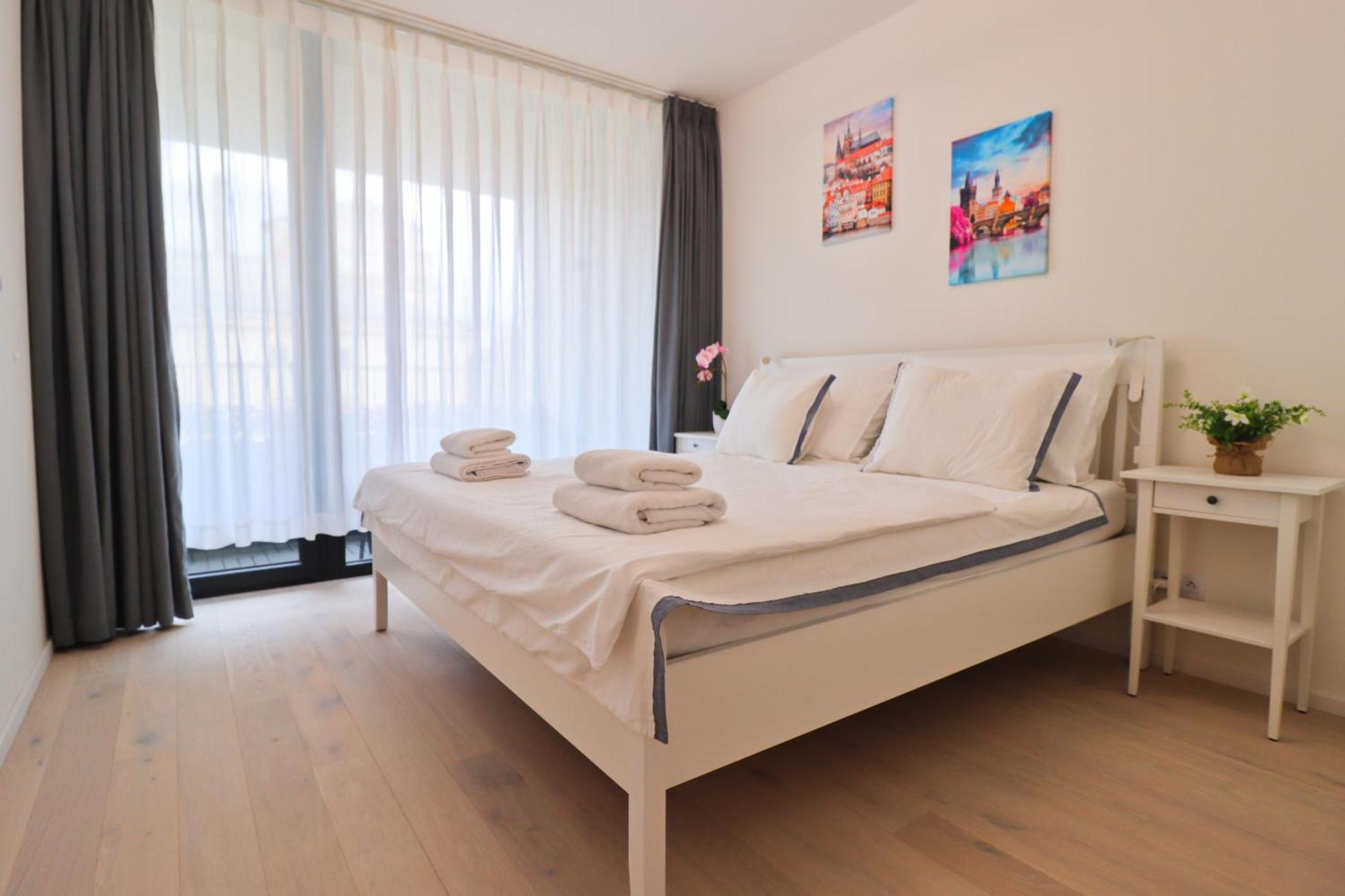 Sunny Apartment In Smichov, Prague 5 Экстерьер фото
